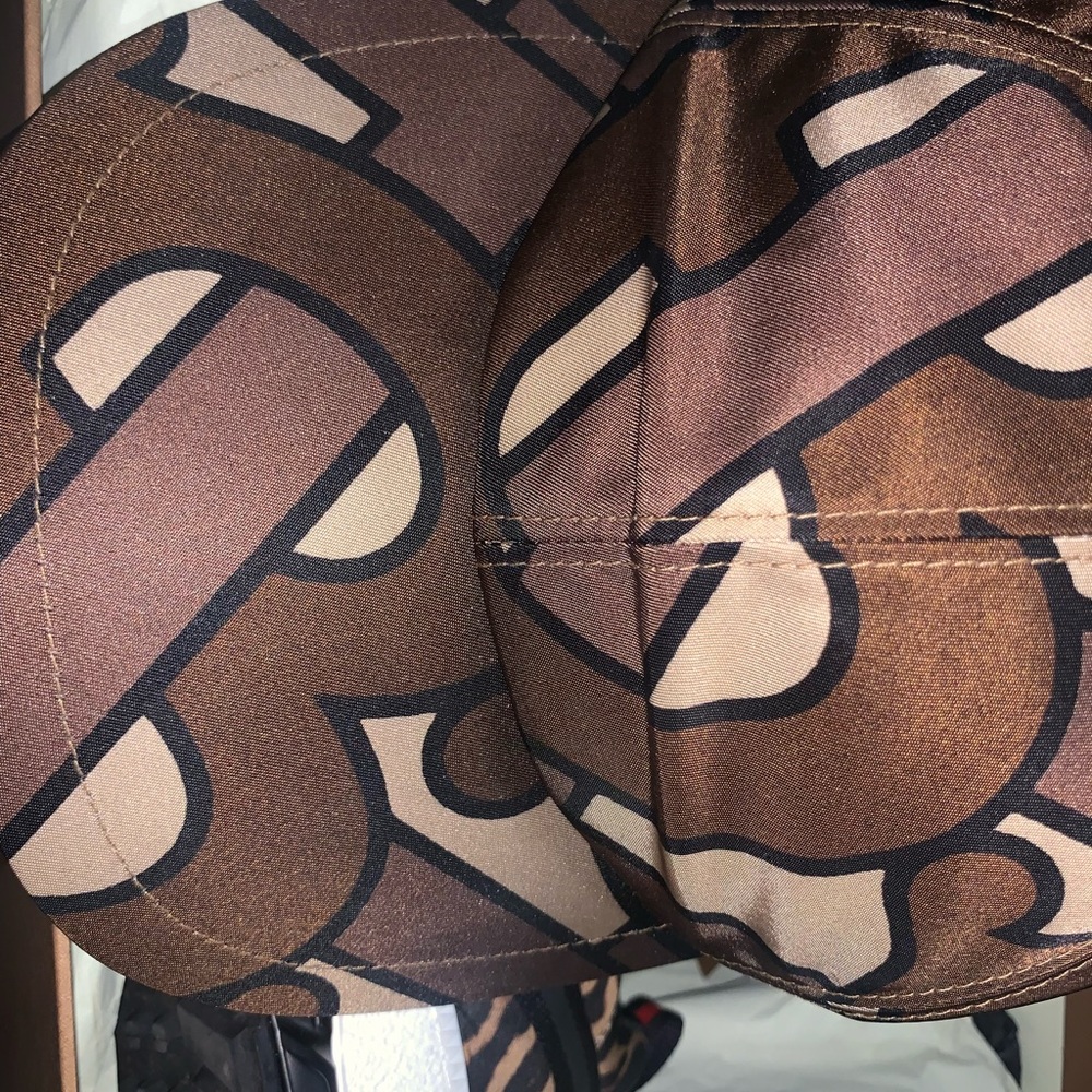 Burberry hat